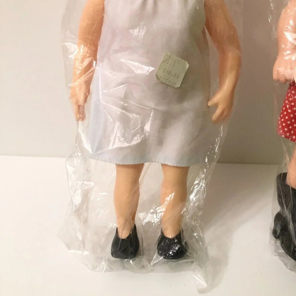 Vintage 1990 Fibre Craft Santa and Mrs Claus Music Box Dolls - Picture 3 of 13